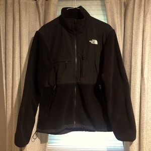 🚫SOLD🚫 Black North Face Jacket (L)